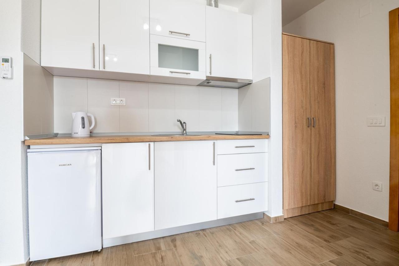 Apartments Glorija Неум Экстерьер фото