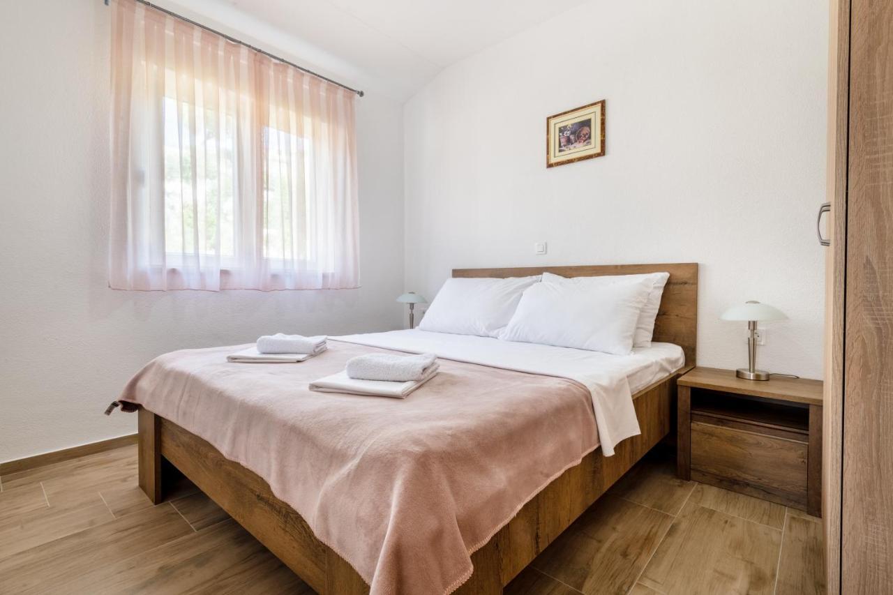 Apartments Glorija Неум Экстерьер фото
