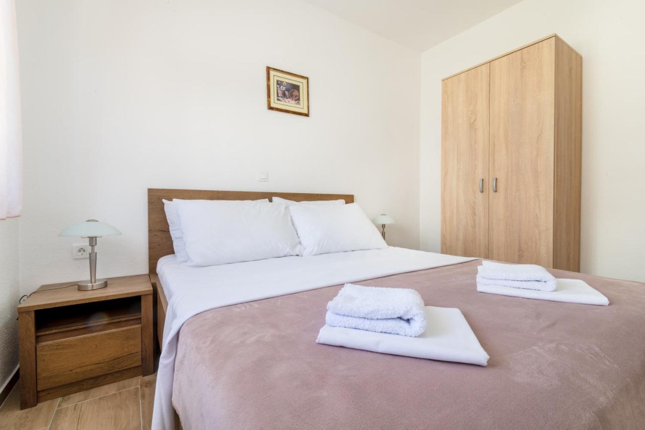 Apartments Glorija Неум Экстерьер фото